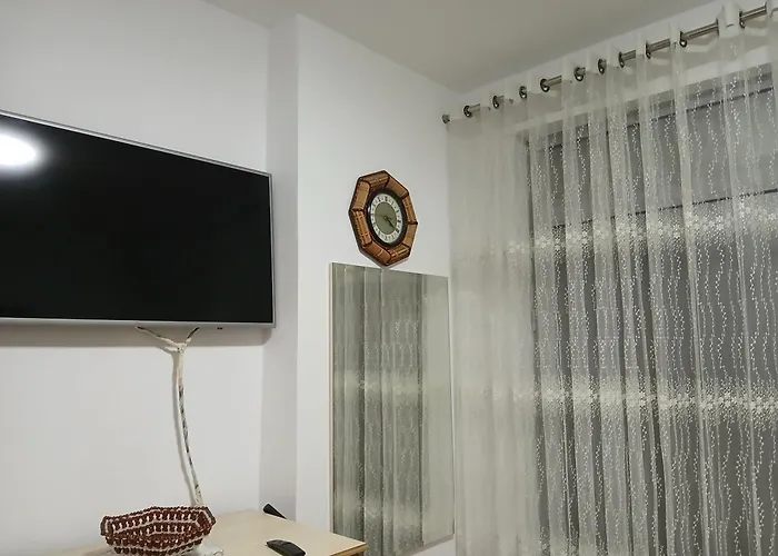 Astir アパート ティラナ