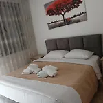 Apartment Astir *